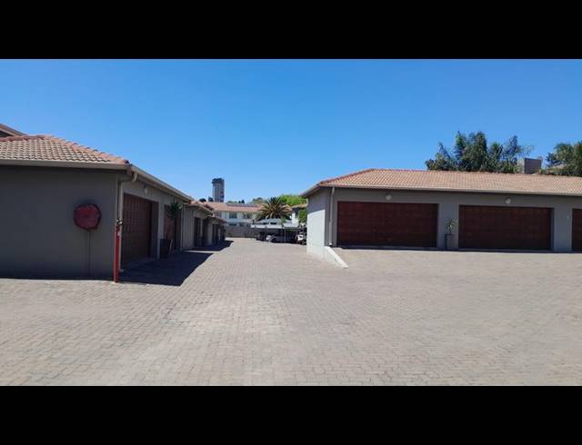 3 BEDROOM TOWNHOUSE FOR SALE IN BEDFORDVIEW
